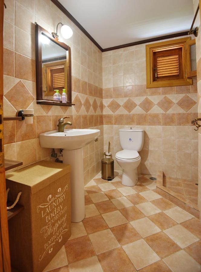 Petrino Villa Патитири Екстериор снимка